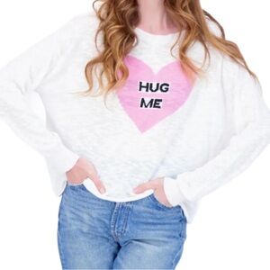 StitchDrop Hug Me Heart Graphic Lightweight Crewneck Sweater – White/Pink – S